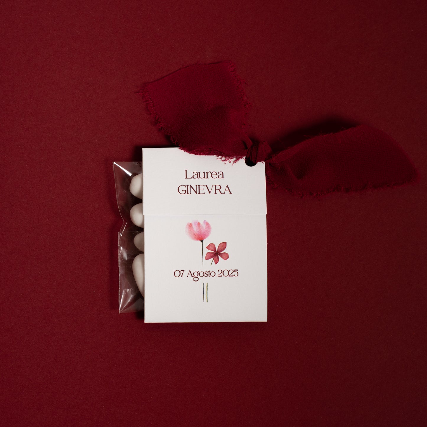 Confezione bomboniera in cartoncino.
