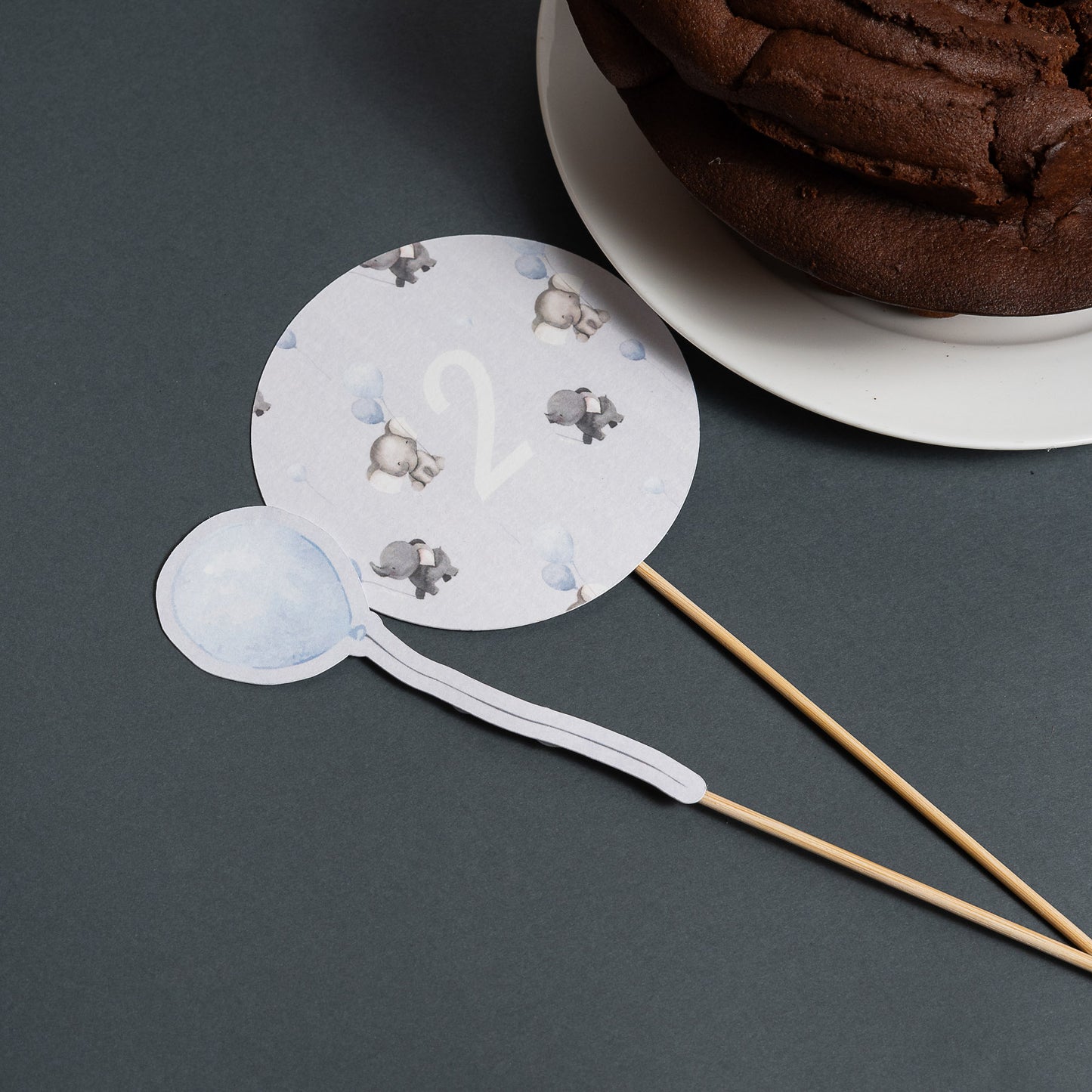 Cake topper