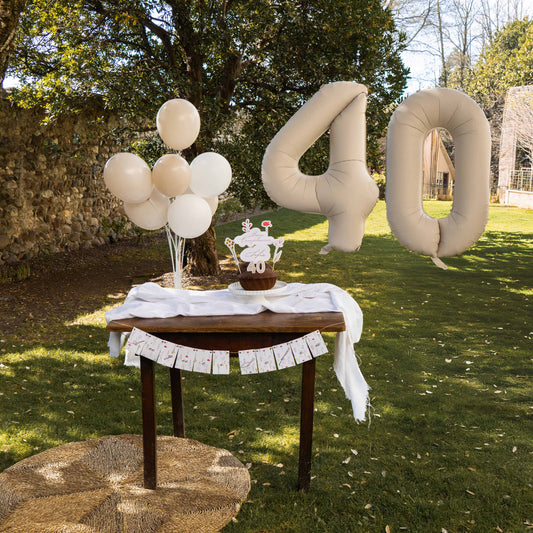 Kit decorazioni COMPLEANNO A CASA – palloncini, festone e cake topper personalizzato