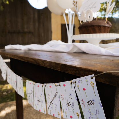 Kit decorazioni COMPLEANNO A CASA – palloncini, festone e cake topper personalizzato
