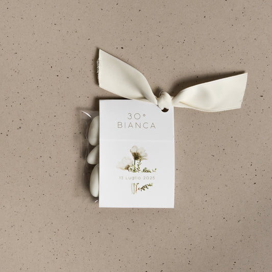 Confezione bomboniera in cartoncino.