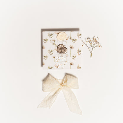 Partecipazione Quadrata con tag Fiori Bianchi