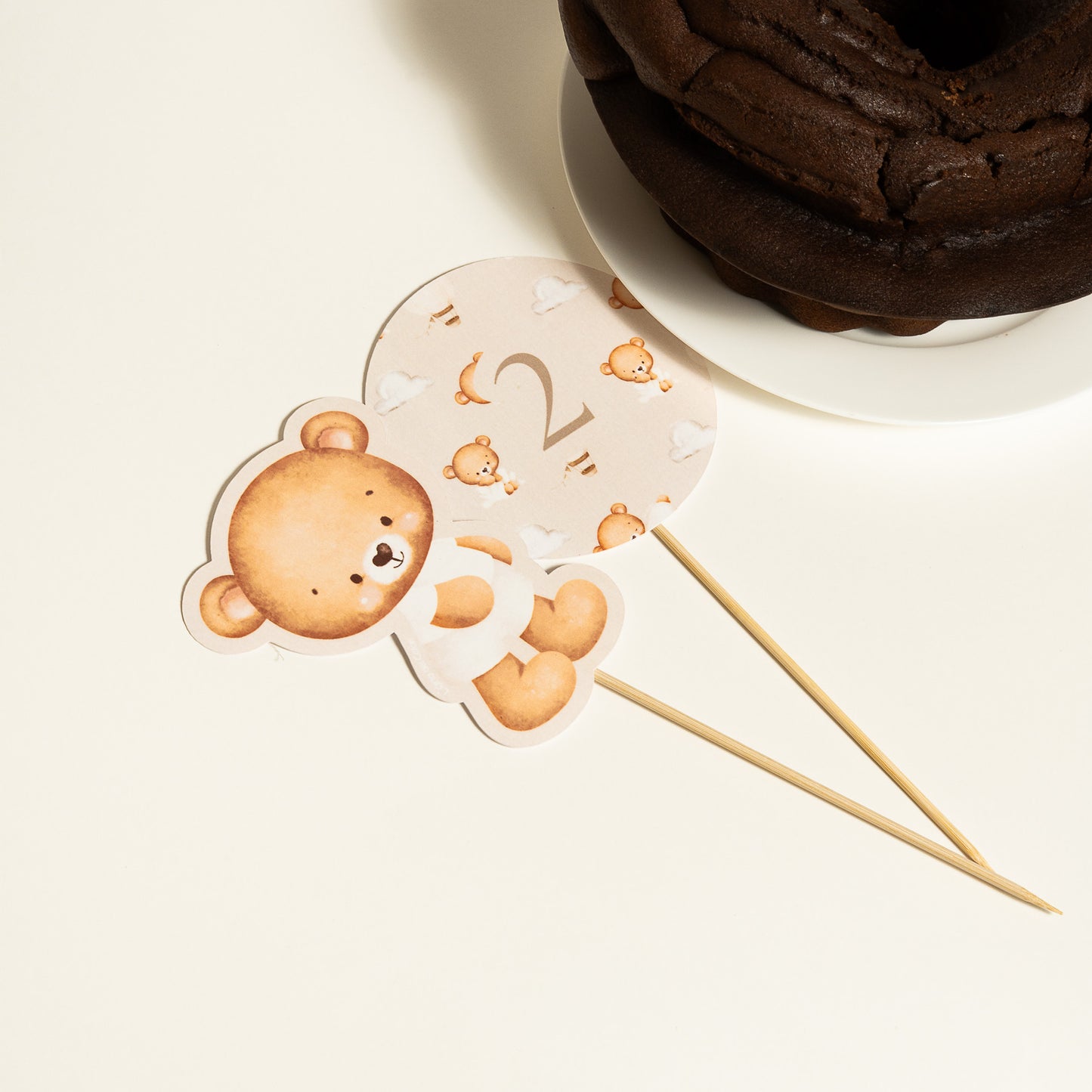 Cake topper